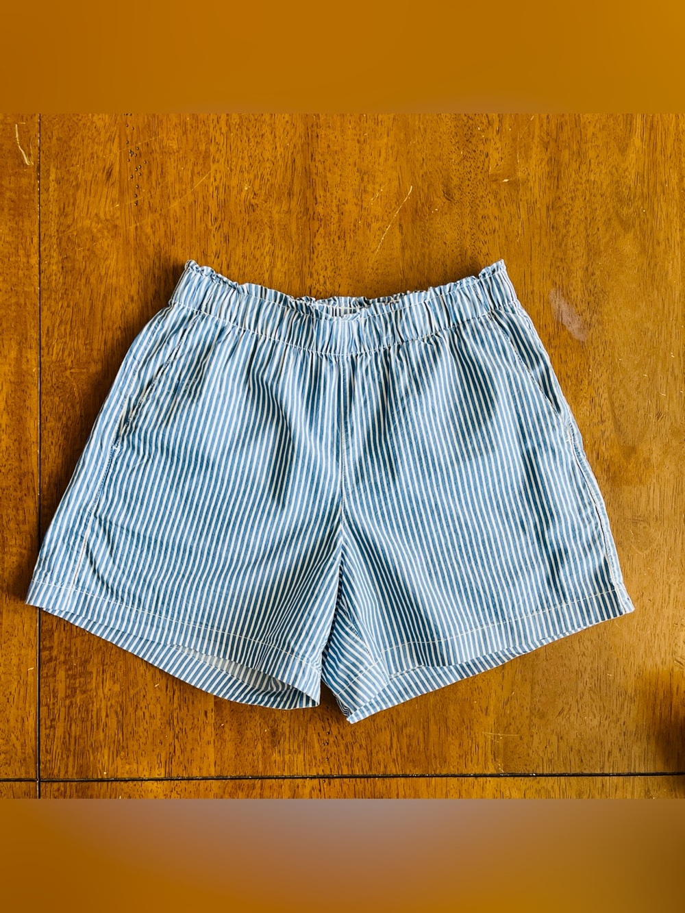 Old Navy Striped Shorts in Blue & White Size Small